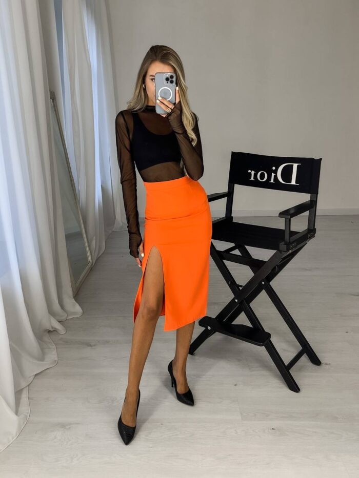 Oranžinis midi sijonas
