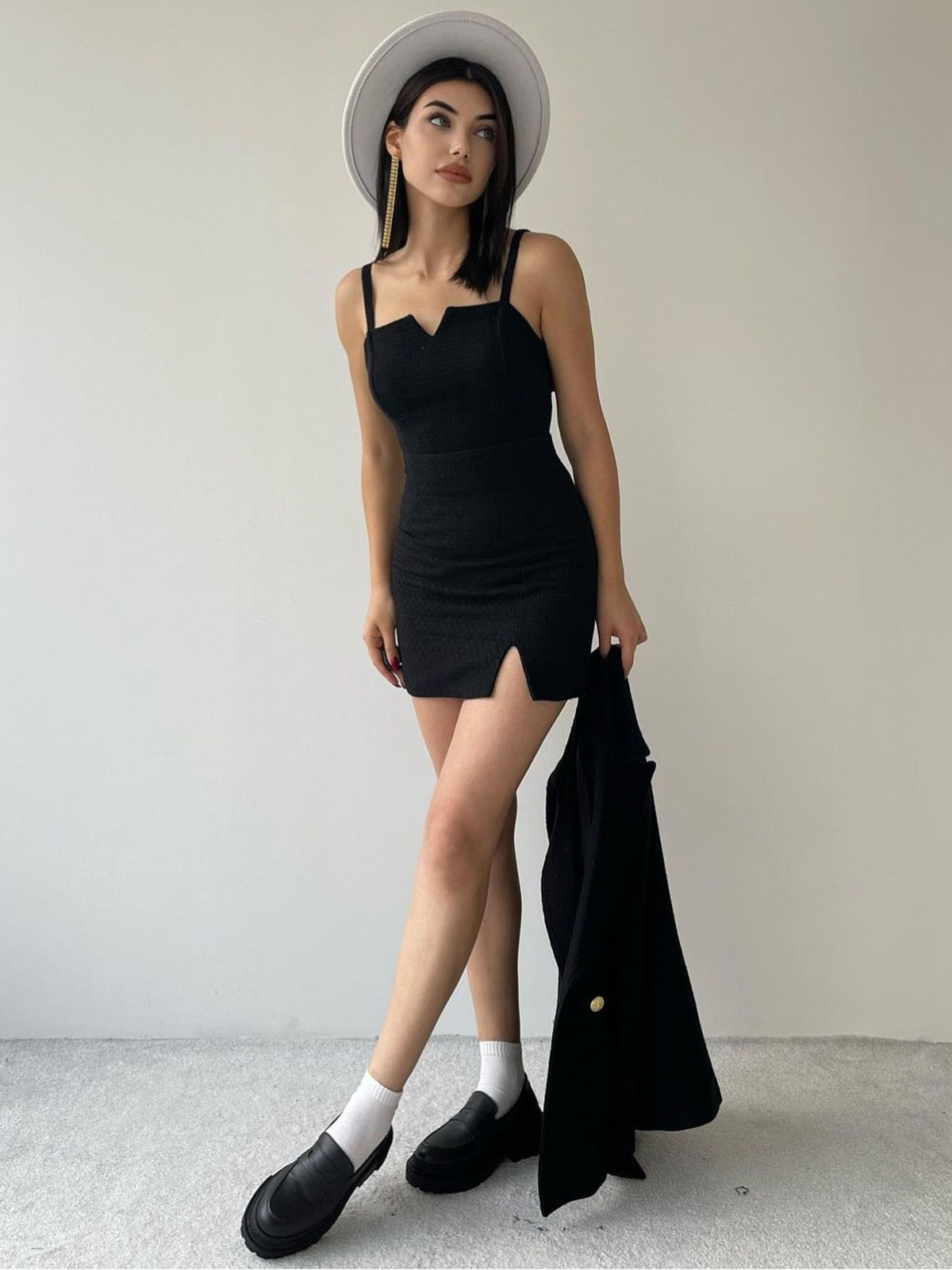 Tvido audinio derinukas juodos spalvos