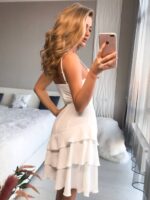 Lengva aktualaus silueto suknelė