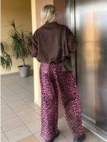 Moteriška ruda striukė su užtrauktuku